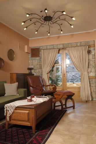  Roes Suites in Kato Loutraki