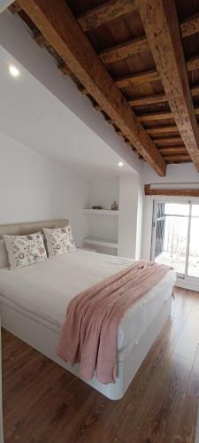 CASA FLORIT - CENTER 2BR 2BA ATTIC TERRACE VIEW WIFi AC, Valencie