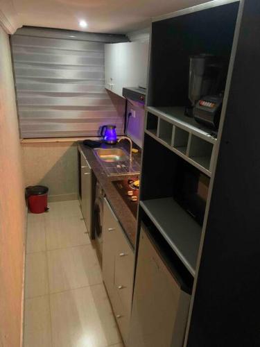Loft Studio Unit in Lekki phase 1 - 2 ACs, Kitchen, Closet & Ironing room, Netflix, WI-FI, Bath tub  in 萊基