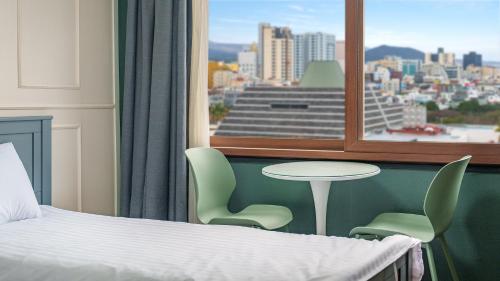 room detail thumbnail 1