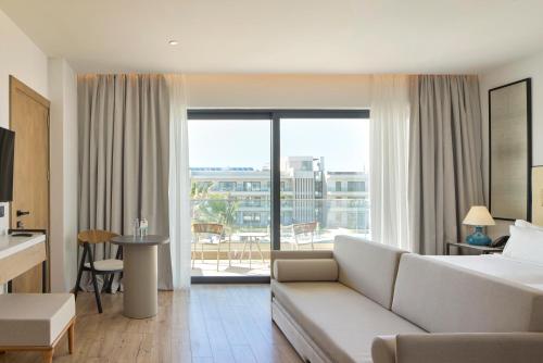 The Level Sea View Adults Only