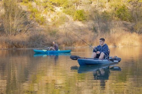 Riverfront Farm House - Guadalupe River - Newly Renovated - River Amenity Included - image 10