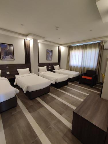 Black Iris Hotel II in Madaba