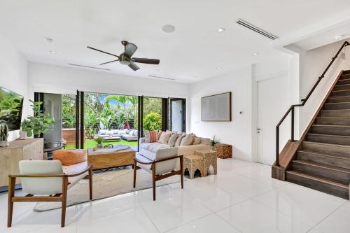 Luxury OASIS of Las Olas -2 Story home w HOT TUB in Fort Lauderdale, USA