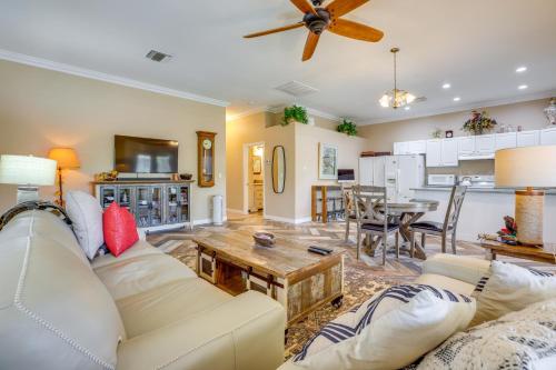Idyllic Las Vegas Oasis with Outdoor Pool!, Las Vegas (foto 2)