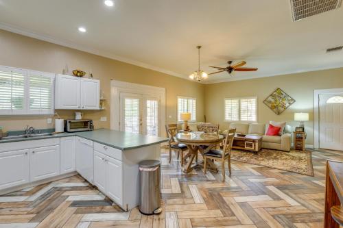 Idyllic Las Vegas Oasis with Outdoor Pool!, Las Vegas (foto 9)