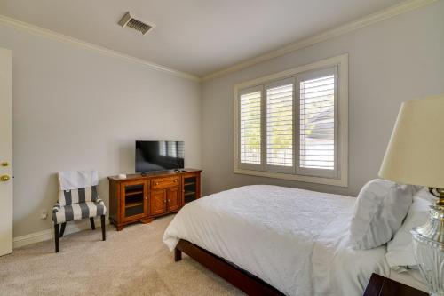 3 Mi to the Strip - Las Vegas Estate with Pool!