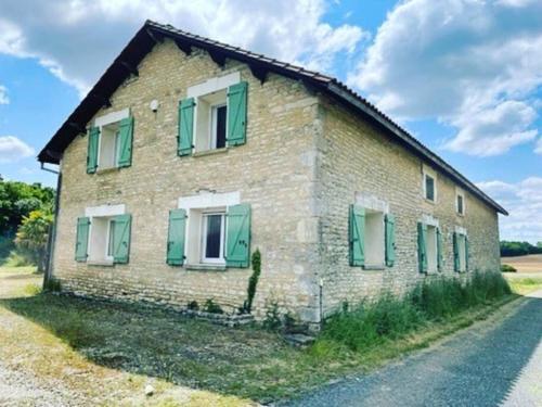 The charming private Farmhouse at La Grenouillére - Location saisonnière - Puyréaux