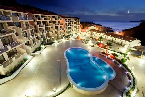 V Lux Apartment Sveti Stefan