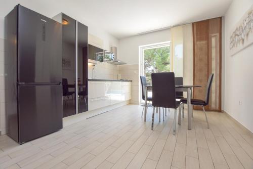 Apartments Nika - image 13