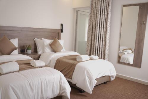 Chambre avec 2 lits, balcon