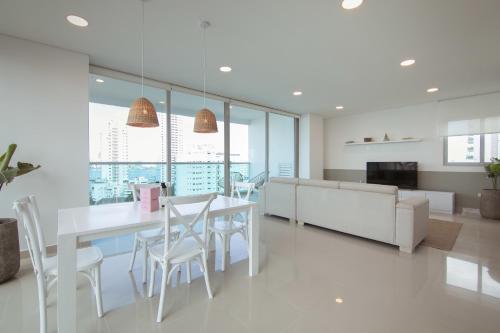 Breathtaking 2BR in Paradisiac Cartagena