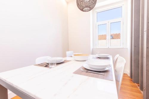 Amazing 4BDR Flat in Areeiro by LovelyStay, Lisbon (photo 10)