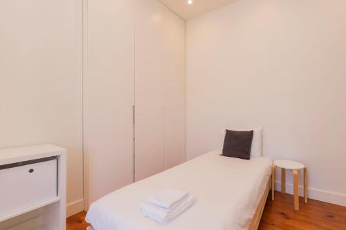 Amazing 4BDR Flat in Areeiro by LovelyStay, Lisbon (photo 3)