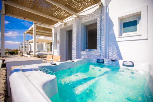 Phaos Santorini Suites