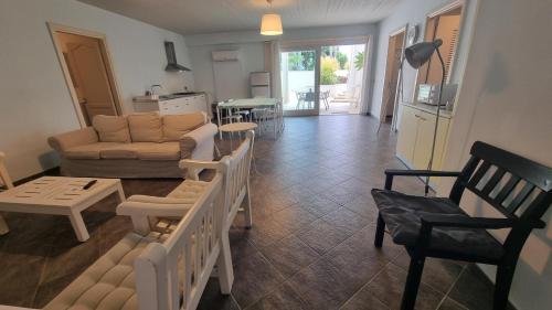  Apartment with Garden View image 10