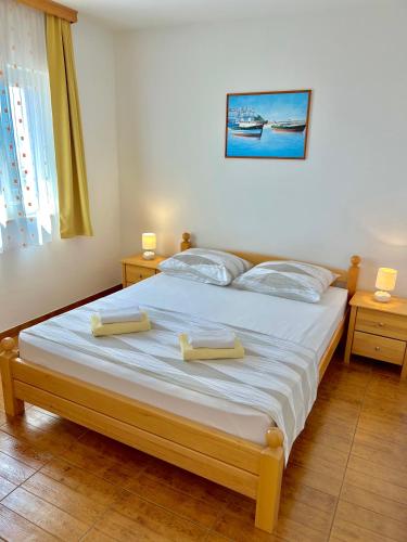 One-Bedroom Apartment with Balcony and Sea View image 6