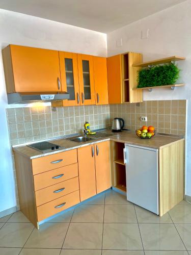 One-Bedroom Apartment with Balcony and Sea View image 9