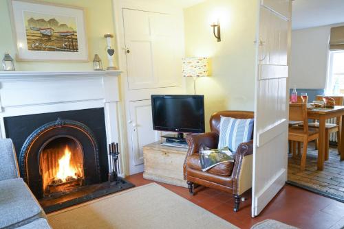 Aldeburgh Cottage - image 4