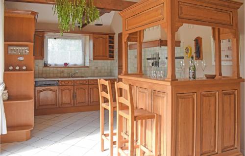 3 Bedroom Beautiful Home In Plehedel