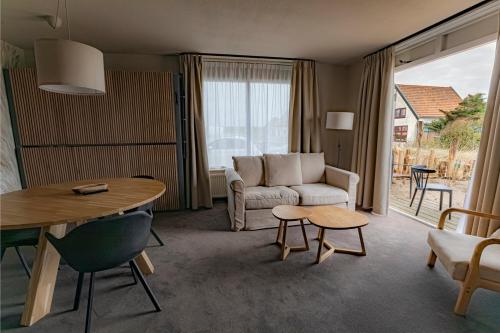 Strandhotel Camperduin - image 8