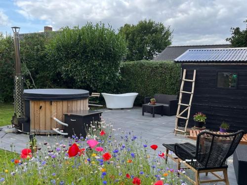  Wellness - Vildmarksbad og “shelter”, Unterkunft in Sabro