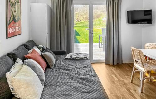 1 Bedroom Stunning Home In Grimsholmen in Heberg