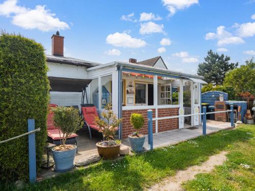 Snug Bungalow in Insel Poel Germany near Beach