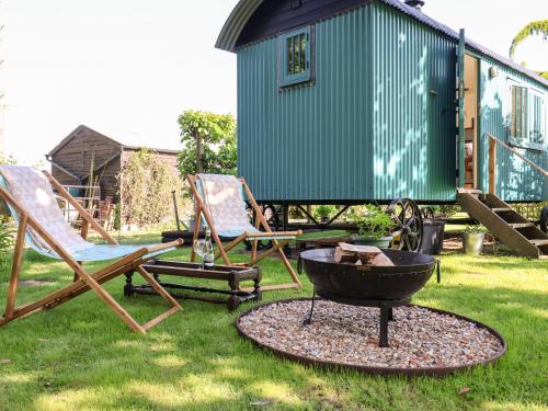 Shepherds Hut at The Hollies