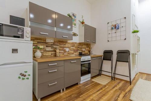 Balinese Style Downtown Apartment Room Type - One-Bedroom Apartment