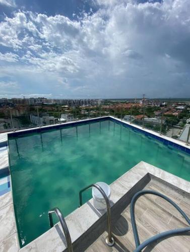 Hermoso apto para 4 con piscina/vista al rio