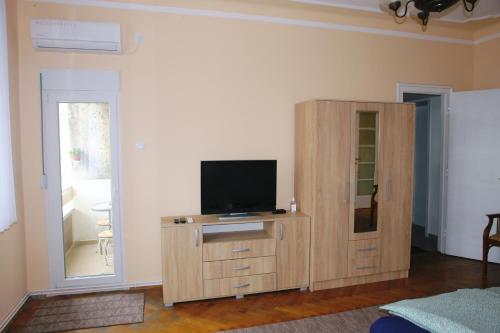 Apartment Tašmajdan - Tap to explore photos