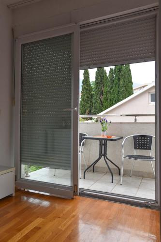 Studio Apartment image 9