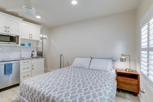 Cozy St Petersburg Studio Rental 1 Mi to Downtown in St Petersburg, USA