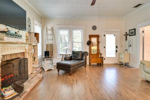 The Liberty Belle Home Near Dwtn Brooksville! in Brooksville, USA