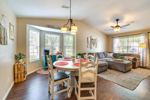 Cozy Fayetteville Vacation Rental Near Campus! in Fayetteville, USA