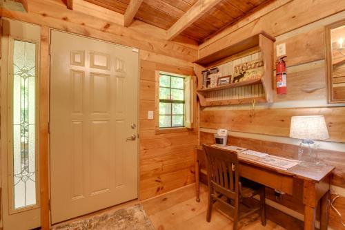 Relaxing Cosby Cabin with Fire Pit and Covered Porch! in Cosby, USA