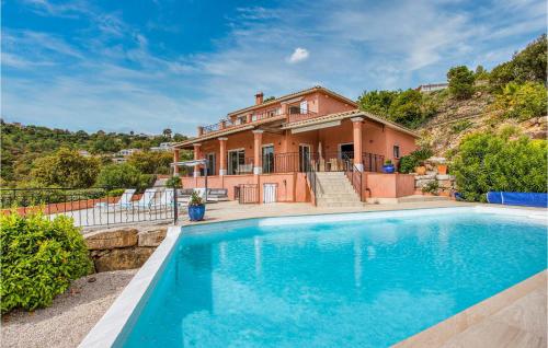 Amazing Home In Les Adrets-de-lestre With Outdoor Swimming Pool, Wifi And 5 Bedrooms - Location saisonnière - Les Adrets-de-l'Estérel