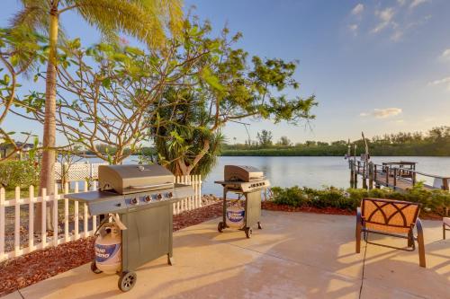 Redington Shores Condo with Private Balcony!