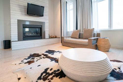 462930666 Bungalow Hotel