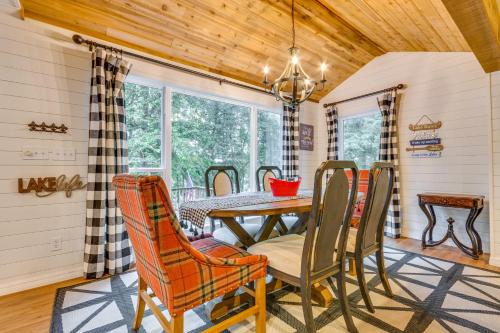 Lakefront Arkansas Abode - Deck, Grill and Fire Pit in คลาร์กสวิล (AR)