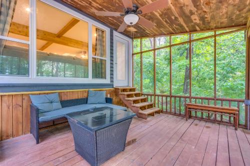 Lakefront Arkansas Abode - Deck, Grill and Fire Pit