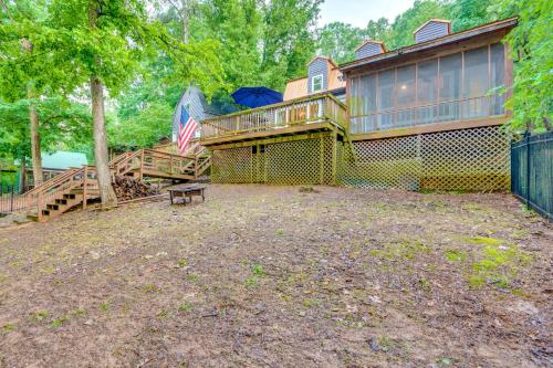 Lakefront Arkansas Abode - Deck, Grill and Fire Pit