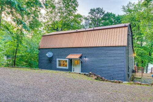 Lakefront Arkansas Abode - Deck, Grill and Fire Pit