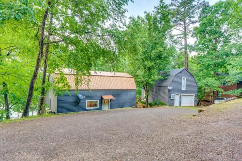 Lakefront Arkansas Abode - Deck, Grill and Fire Pit