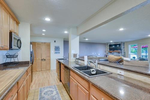 Lakefront Montgomery Home with Porch and Dock! - image 14