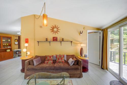 Quaint Banner Elk Vacation Rental with Private Porch in Banner Elk, USA