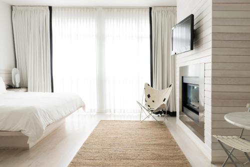 462932714 Bungalow Hotel