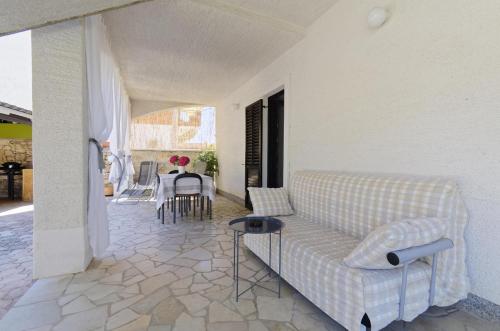 One Bedroom Apartment image 1