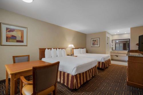 Best Western Norwalk Inn - image 12